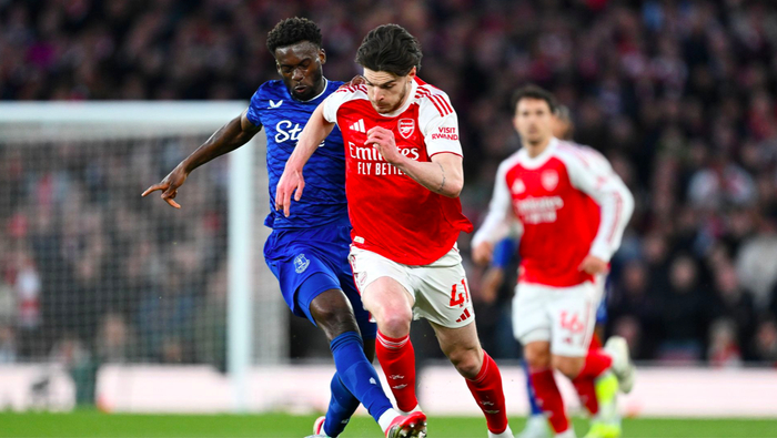 开云体育app-豪门悲喜夜:居莱尔后场吊射皇马4-1 阿森纳2-0 曼城1-1惨遭爆冷|联赛|西汉姆联|埃弗顿|皇家马德里|勒沃库森_新浪体育_新浪新闻